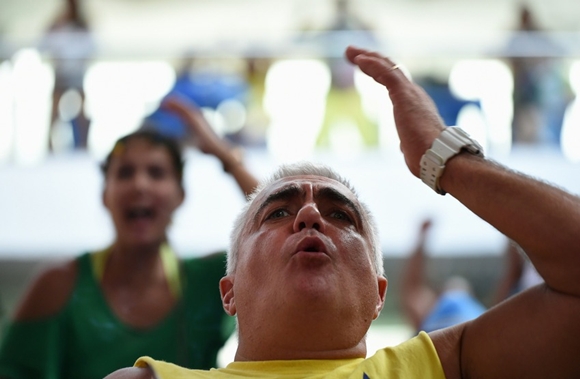 brazilian-fan-world-cup-4