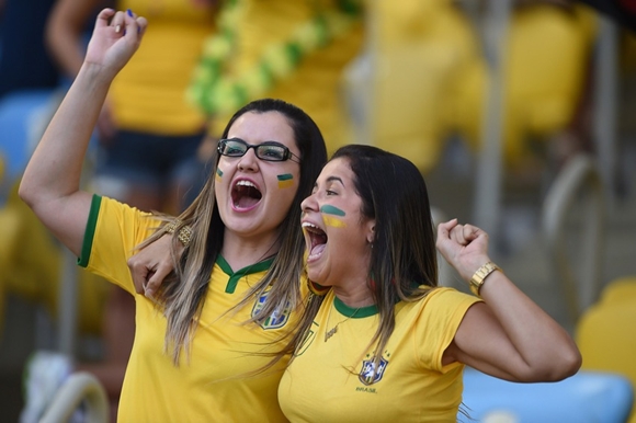 brazilian-world-cup-fans-11