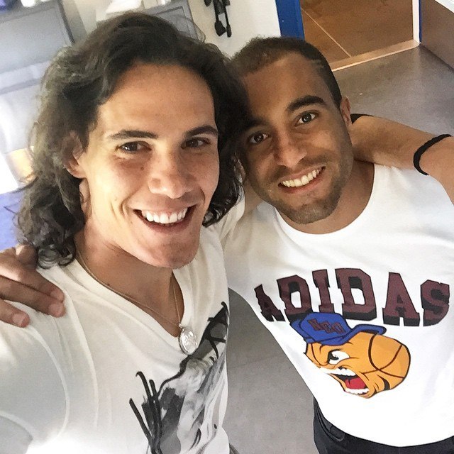 Cavani - Moura