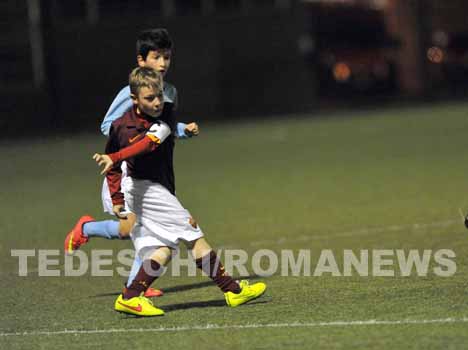 CRISTIAN TOTTI IN AZIONE NEL DERBY DI OGGI DELLA CATEGORIA PULCINI (tedeschi)