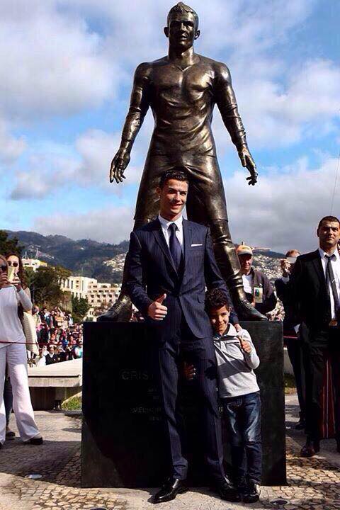 Cristiano Ronaldo - statue