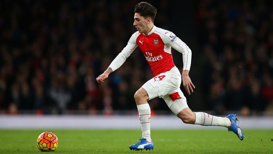 LONDON, ENGLAND - DECEMBER 05:  Hector Bellerin of Arsenal in action during the Barclays Premier League match between Arsenal and Sunderland at Emirates Stadium on December 5, 2015 in London, England.  (Photo by Paul Gilham/Getty Images)