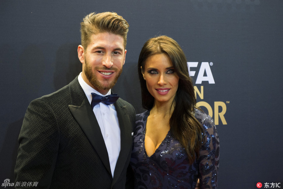 epa04557599 Spanish defender Sergio Ramos (L) and his girlfriend Pilar Rubio Fernandez (R) arrive on the red carpet prior to the FIFA Ballon d'Or 2014 gala held at the Kongresshaus in Zurich, Switzerland, 12 January 2015.  EPA/ENNIO LEANZA