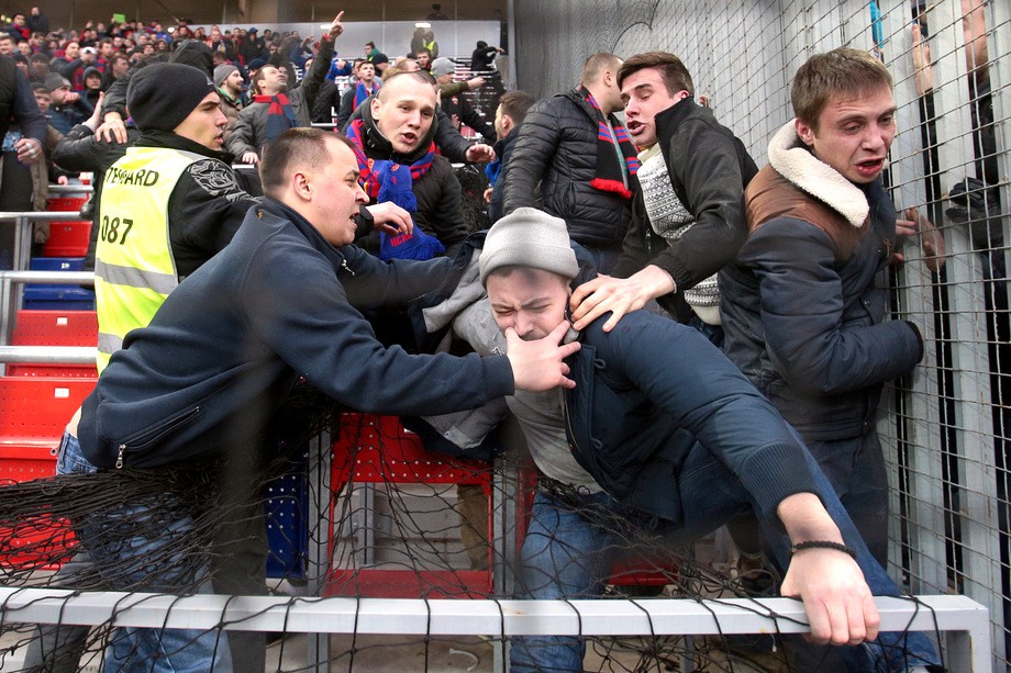 775608-draka-bolelschikov-v-matche-18-go-tura-rossijskoj-premer-ligi-cska-zenit