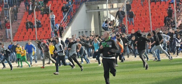 ქუთაისელი გოგო გულშემატკივრის რეაქცია „ტორპედო“-„დინამოს“ მატჩში მომხდარ ინციდენტზე