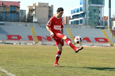 ბუქარესტის “დინამოს” ფეხბურთელმა მეტოქეს გასაოცარი გოლი გაუტანა